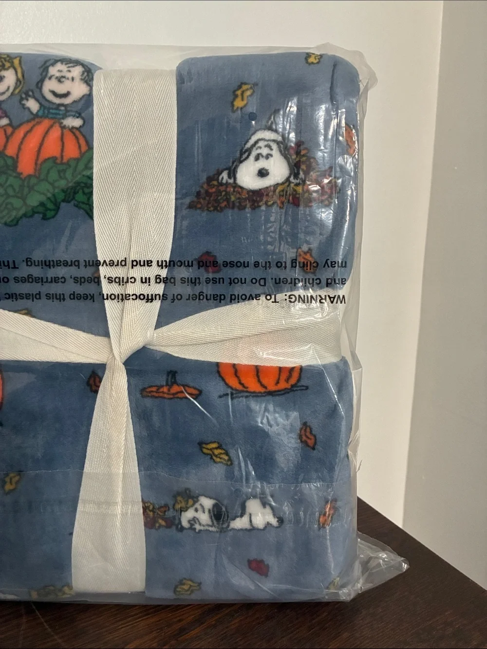 NWT-BERKSHIRE- Peanuts- Snoopy & Friends- Blue Fall VelvetSoft Blanket 55x70